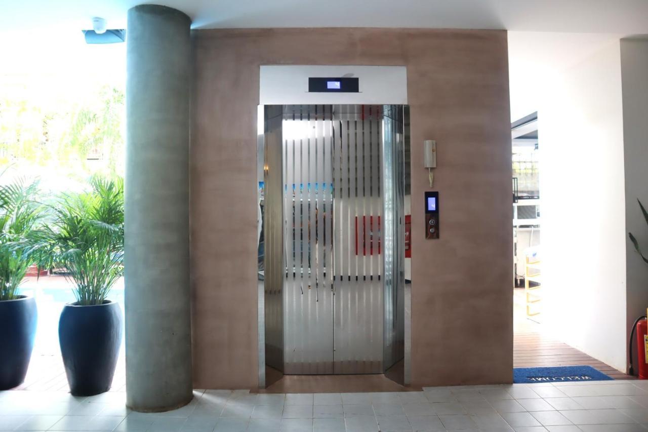 Siem Reap Palace Hotel & Spa Exteriör bild